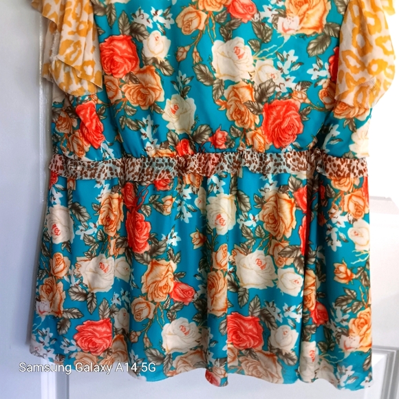 CATO NWT Colorful floral top sz 14/16 - Picture 6 of 6